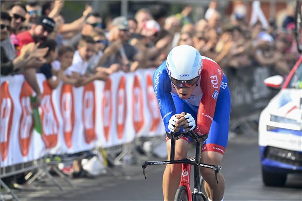 Giro d'Italia - Balatonfüred sprint belongs to Cavendish